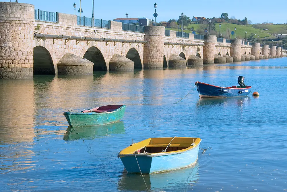 Barcas en San Vicente de la Barquera