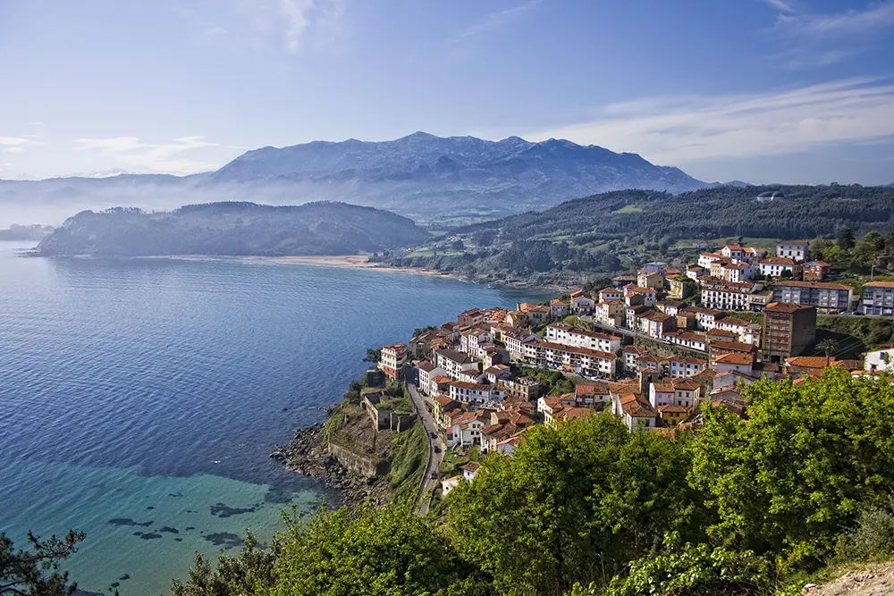 Pueblo marinero de Lastres en Asturias